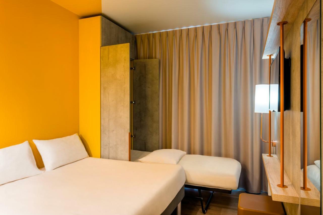 Ibis Budget Lyon Est Бено Екстериор снимка
